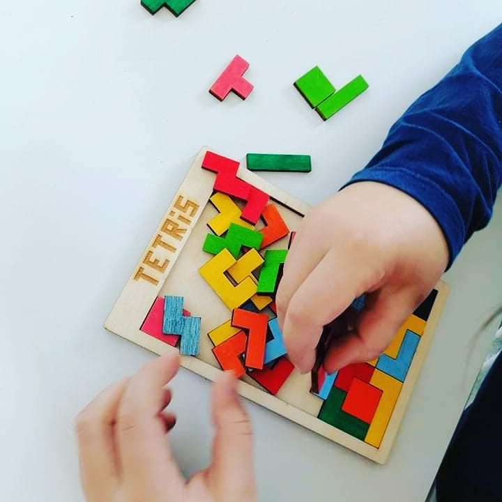 Tetris v leseni škatli